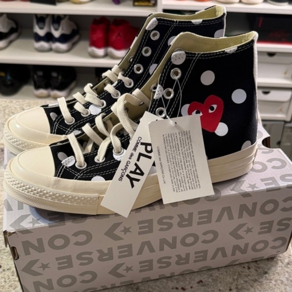 NWT Unisex Converse Comme Des Gargons PLAY Chuck Taylor Polka Dot Hi-Tops - Picture 2 of 8